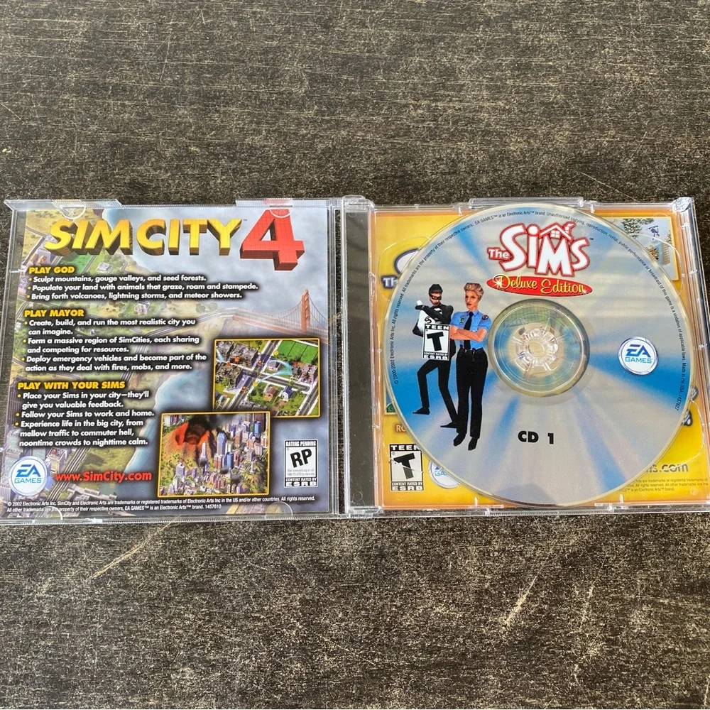 The Sims Deluxe Edition Computer Games PC CD ROM Windows EA Games 2 Discs